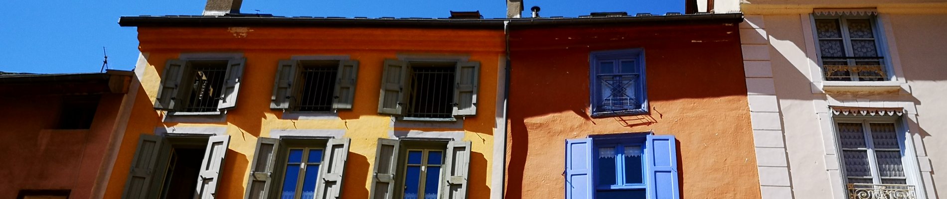 Maisons colorées de trail